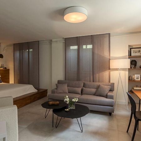 Unique Semi-Basement Stay At The Foot Of The Acropolis Αθήνα Εξωτερικό φωτογραφία