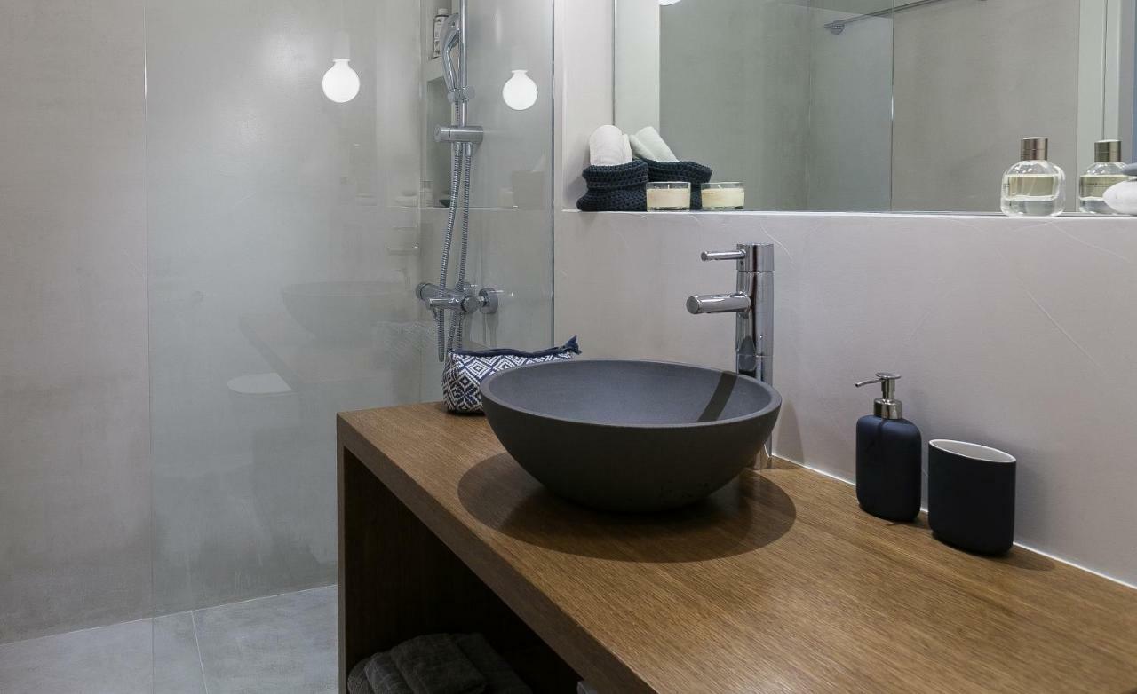 Unique Semi-Basement Stay At The Foot Of The Acropolis Αθήνα Εξωτερικό φωτογραφία