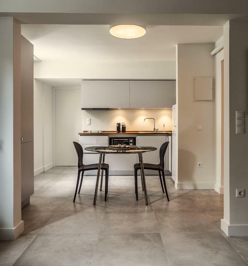 Unique Semi-Basement Stay At The Foot Of The Acropolis Αθήνα Εξωτερικό φωτογραφία